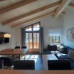 Hochalmbahnen 8w2, Alpenrebe, Nahe Gondel * Rauris